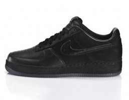 Jay-Z for Nike Air Force 1 - All Black Everything collection - (...)